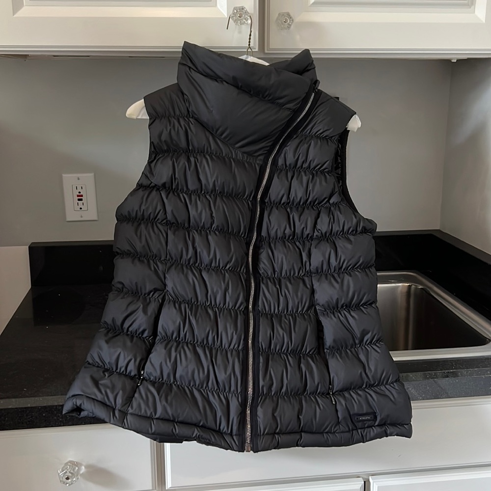 Athleta Puffer Vest